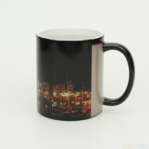 Kaffeebecher MagicMug mit Motiv Cala Ratjada Hafen bei Nacht